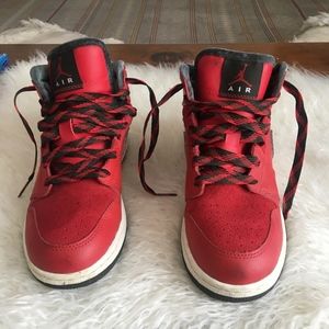 AIR JORDAN SNEAKERS